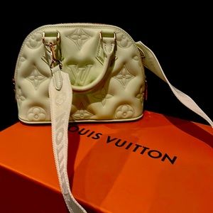 Louis Vuitton soft alma BB verde l’eau pistachio